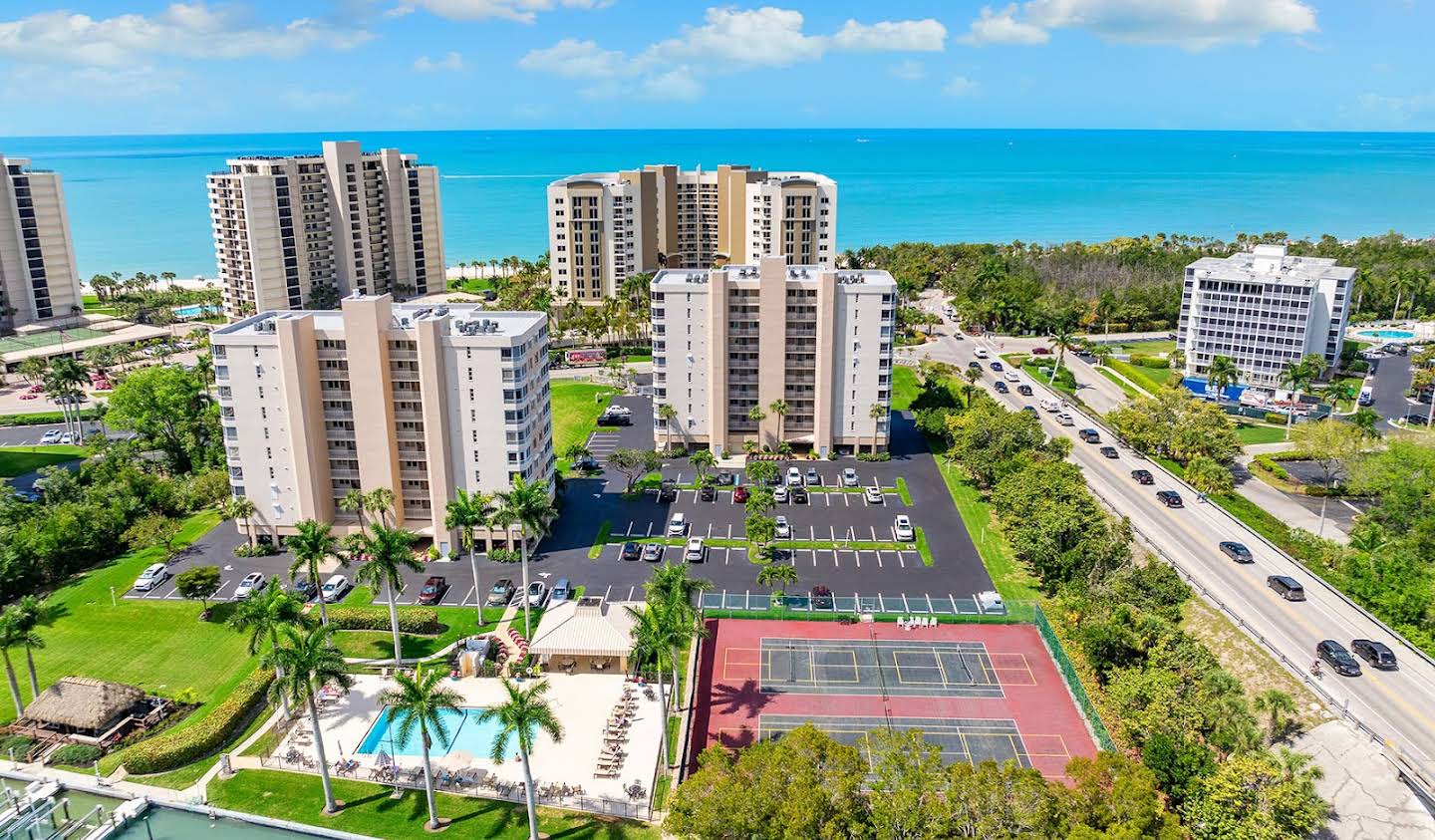 Apartment with pool Naples