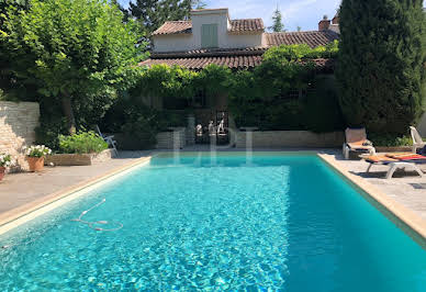 Maison avec piscine et terrasse 1