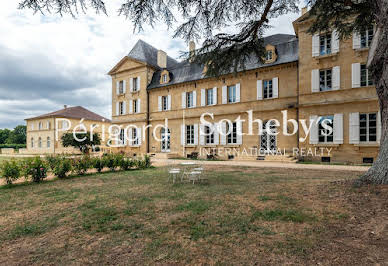 Maison avec piscine et jardin 9