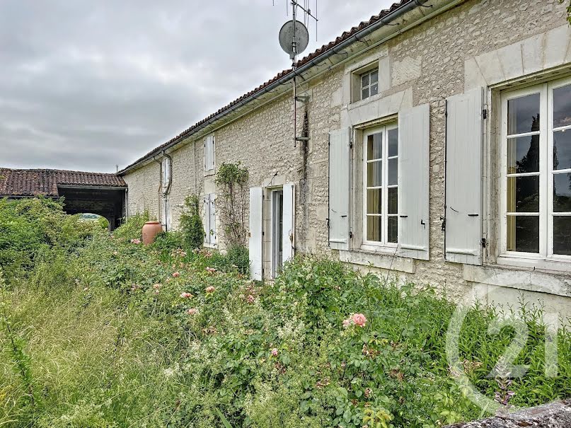 Vente maison 12 pièces 556 m² à Angeac-Champagne (16130), 460 000 €