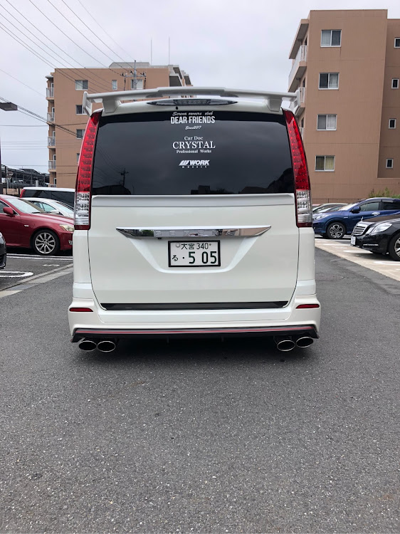 セレナのマフラー交換に関するカスタム事例の投稿画像1枚目