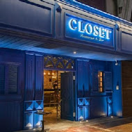 Closet Restaurant & Bar