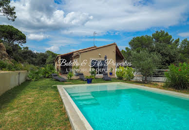 Maison avec piscine et terrasse 5