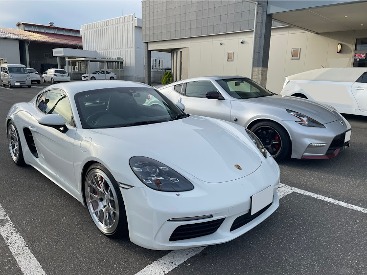 718 ケイマンのZ34 NISMO・霊柩車・夕暮れ・カスタム・水平対向エンジンに関するカスタム事例の投稿画像1枚目