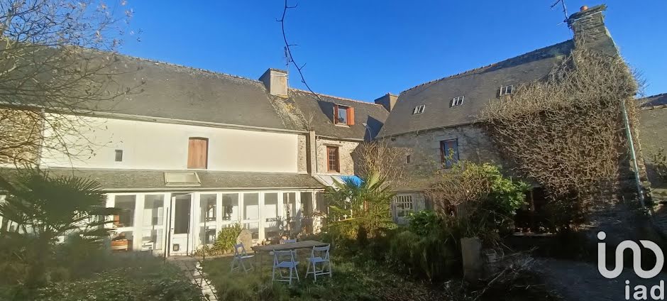 Vente maison 15 pièces 350 m² à Ploëzal (22260), 165 000 €