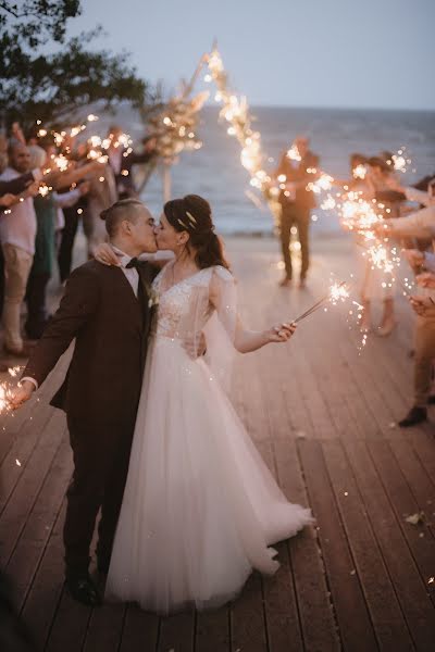 Fotógrafo de casamento Arina Miloserdova (miloserdovaarin). Foto de 10 de setembro 2019