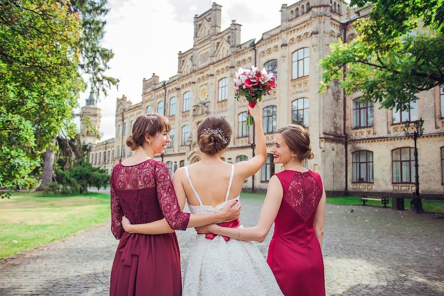 Fotógrafo de casamento Yuliya Zaruckaya (juzara). Foto de 13 de agosto 2018