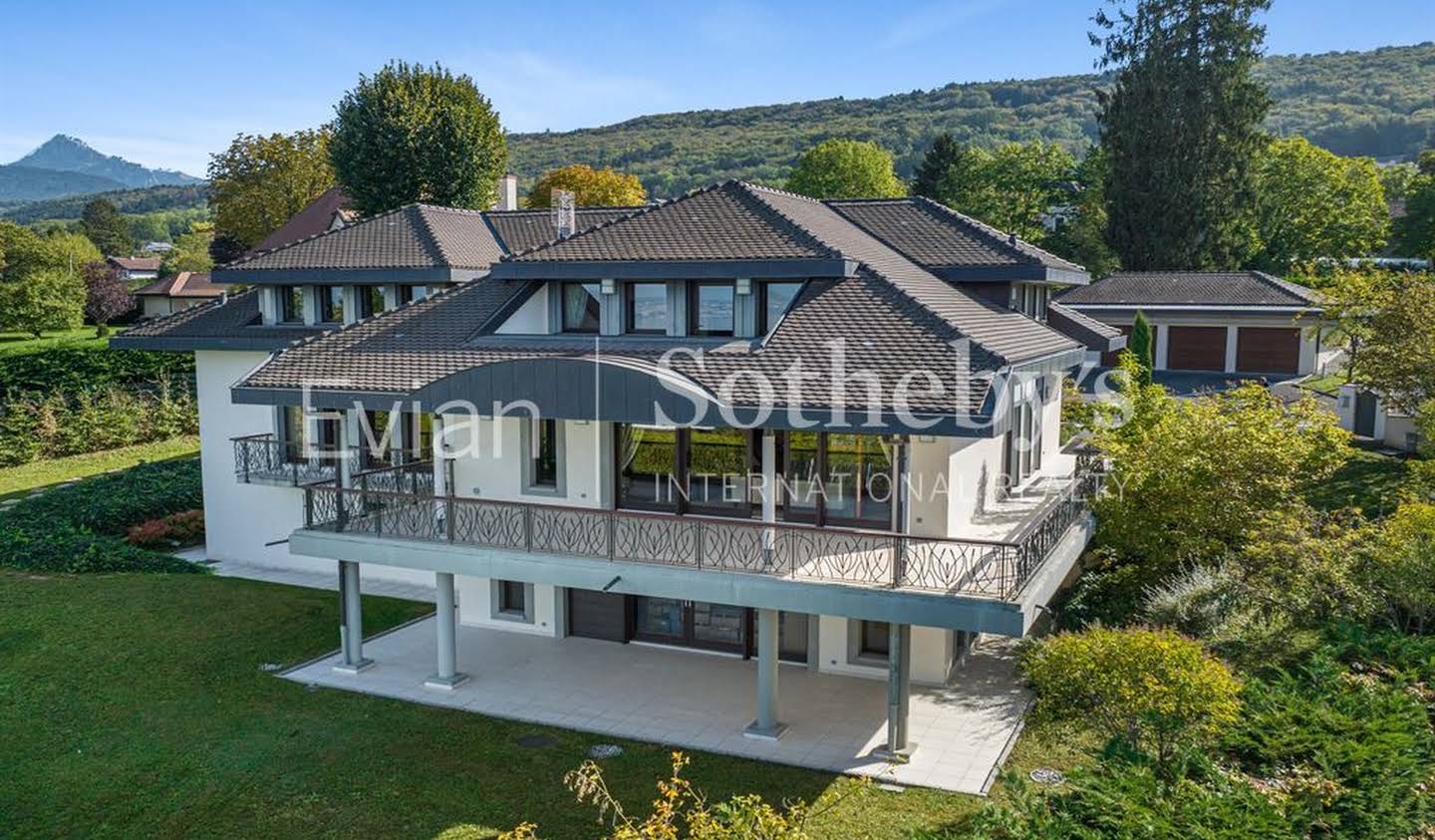 House Evian-les-Bains