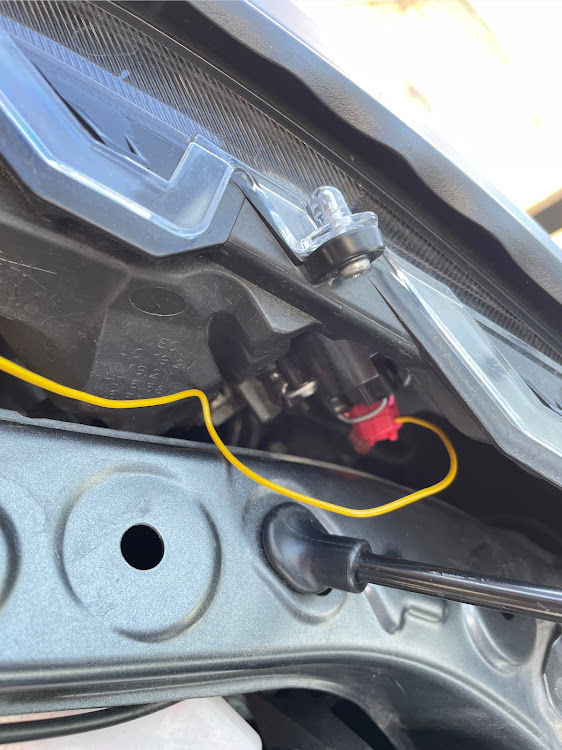 RAV4のウィンカー交換・ウインカーポジション化・fcl抵抗内蔵LEDウィンカー・fcl.に関するカスタム事例の投稿画像3枚目
