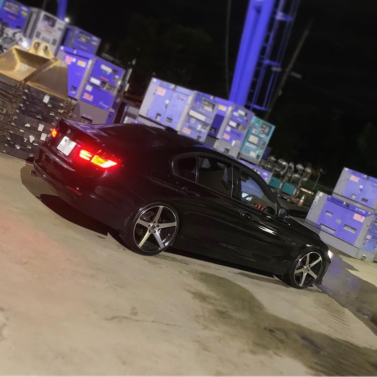 3シリーズ セダンのBMW3シリーズ・BMW・F30・320d・月夜に関するカスタム事例の投稿画像2枚目