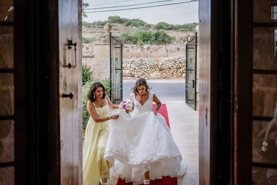 Fotografo di matrimoni Roberto Iodice (robertoiodice). Foto del 17 aprile 2021