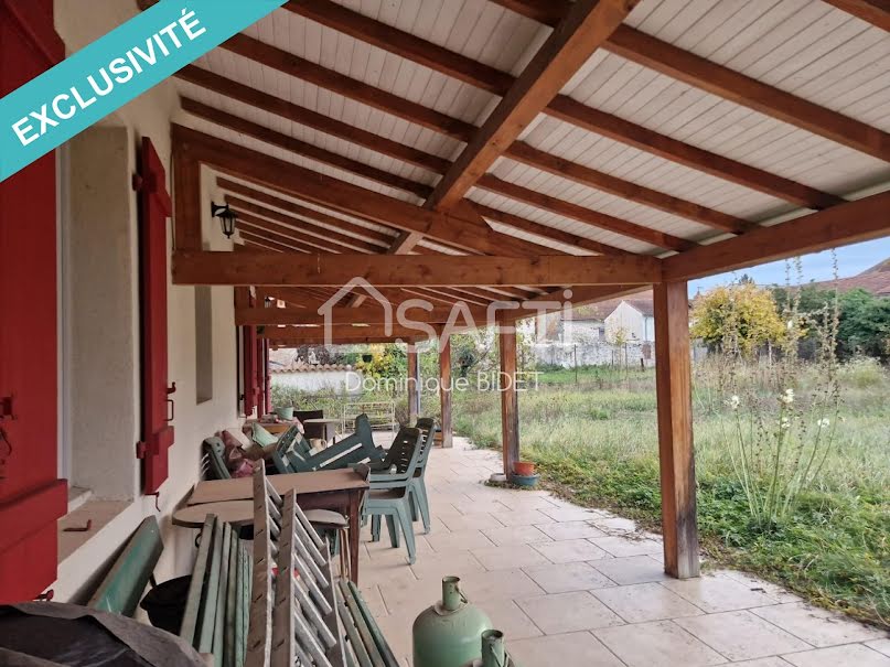 Vente maison 4 pièces 125 m² à Charroux (03140), 249 450 €