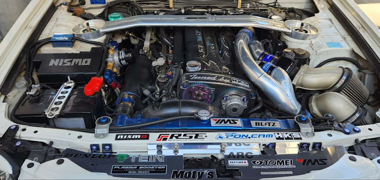 ステージアのステージアでお出かけ・ステージアにNISMOステッカー貼り付け・いつもいいねありがとうございます😊に関するカスタム事例の投稿画像4枚目