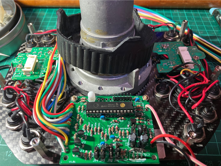 スイフトスポーツのDIY・デジタルスピードメータLEDバーグラフ化キット・自作ステアリングスイッチバージョンアップ・箸箱いいアイデアと思ったのですがw・妄想中が一番楽しいに関するカスタム事例の投稿画像4枚目