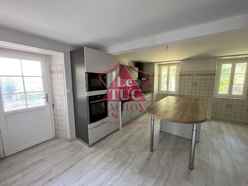 Vente maison 8 pièces 217 m² à Moncoutant (79320), 318 725 €