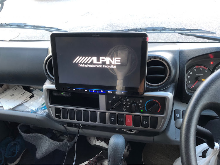 カムロードのDIY・ナビ故障・ボリュームMAX・アルパイン bigx 11に関するカスタム事例の投稿画像1枚目
