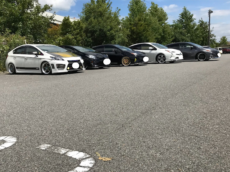 プリウスの車高調整・ホイール交換・コラボ・DIYに関するカスタム事例の投稿画像4枚目