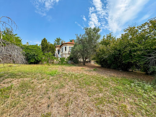 House with terrace 2
