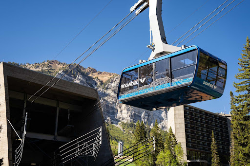 [PHOTO] Cool Picture Shows Old and New Tram Cars Running Side-by-Side at Snowbird, UT
