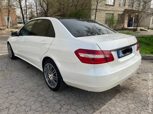 продам авто Mercedes E 200 E-klasse (W212) фото 4