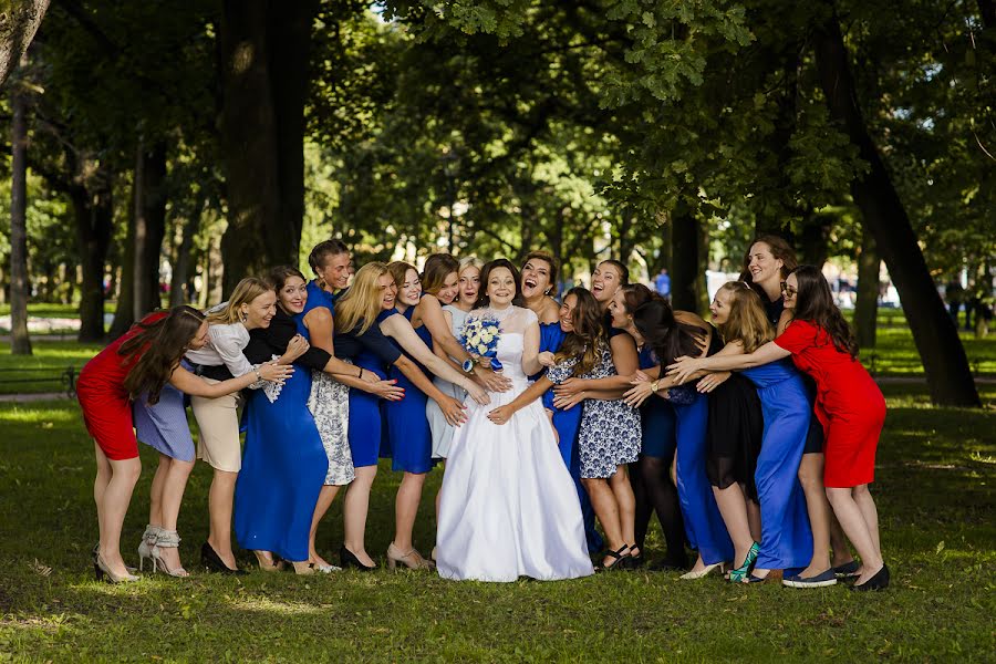 Fotografo di matrimoni Marina Konstantinova (mirigrina). Foto del 10 ottobre 2016