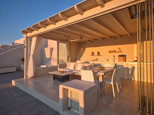Prestige villa for sale in Thira (Greece) with terrace