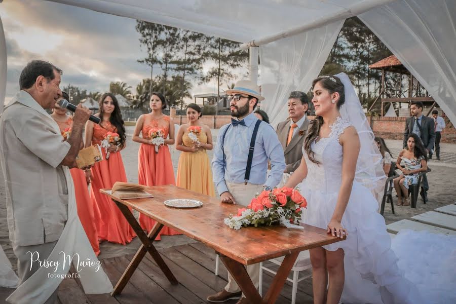 Fotógrafo de bodas Priscy Muñoz (munoz). Foto del 10 de junio 2020