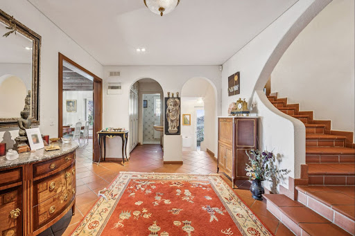 House with garden 4