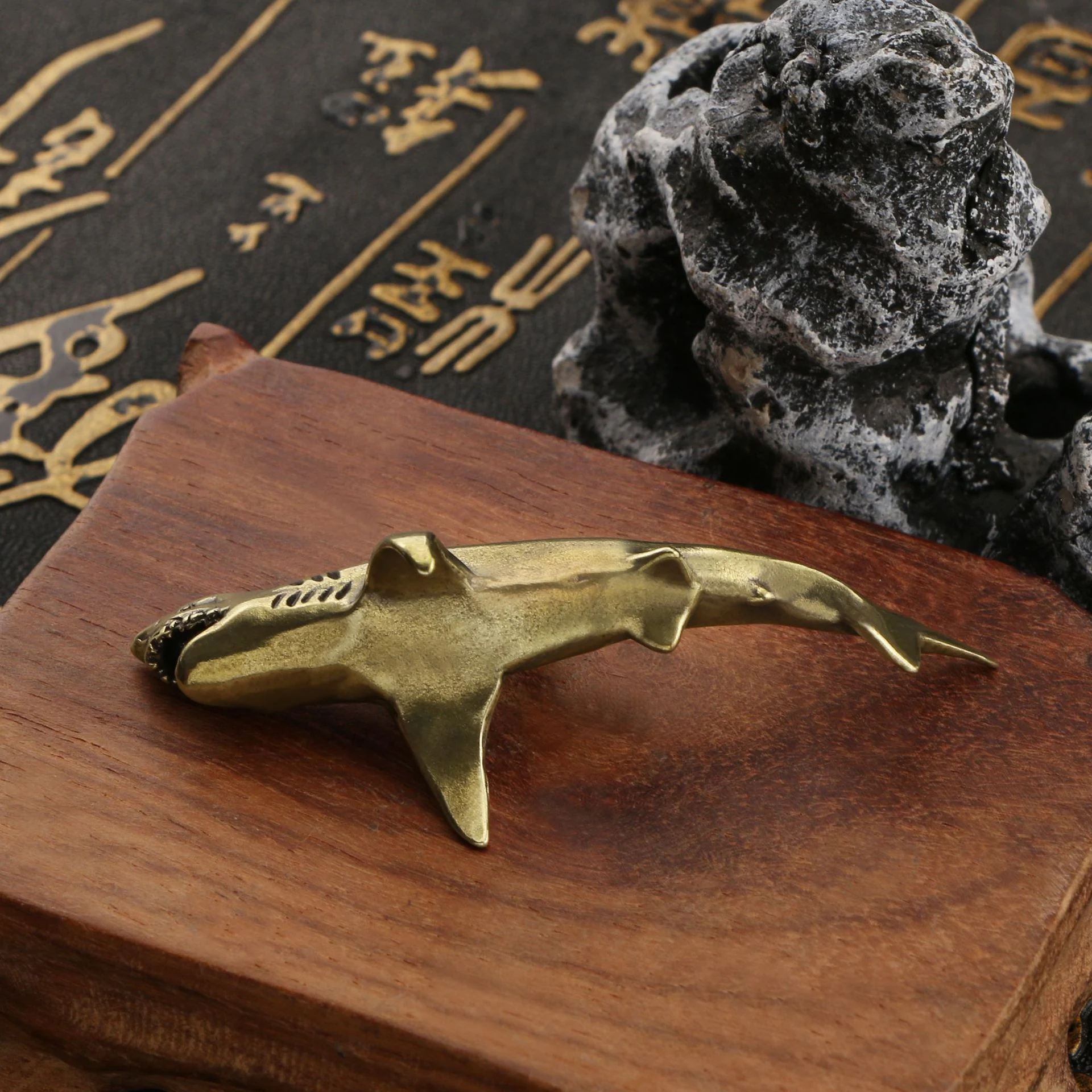 Title 4, Antieke replica messing haai ornamenten voor th...