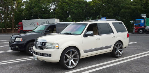 ナビゲーター のアメ車 ナビゲーター 24インチ 個人売買 ジオバンナに関するカスタム メンテナンスの投稿画像 車のカスタム情報はcartune