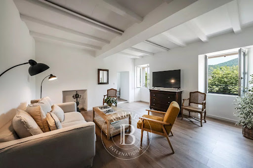 Maison avec piscine et terrasse 5