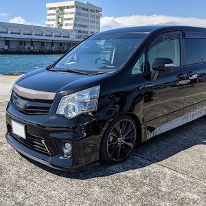 ノア ZRR70W