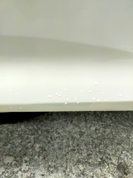 ヴォクシーの大雨で被災された皆様へお見舞い申し上げます・DIY・サイドパネル交換に関するカスタム事例の投稿画像1枚目