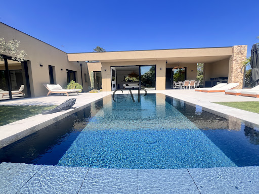 Villa avec piscine et jardin 2