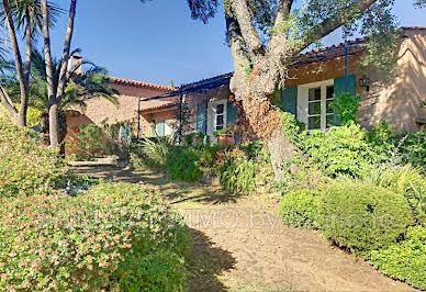 Maison avec piscine et terrasse 11