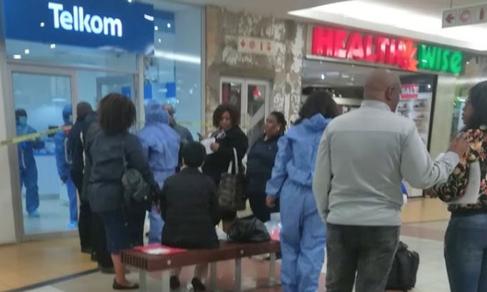 Armed gang rob East London Malls.