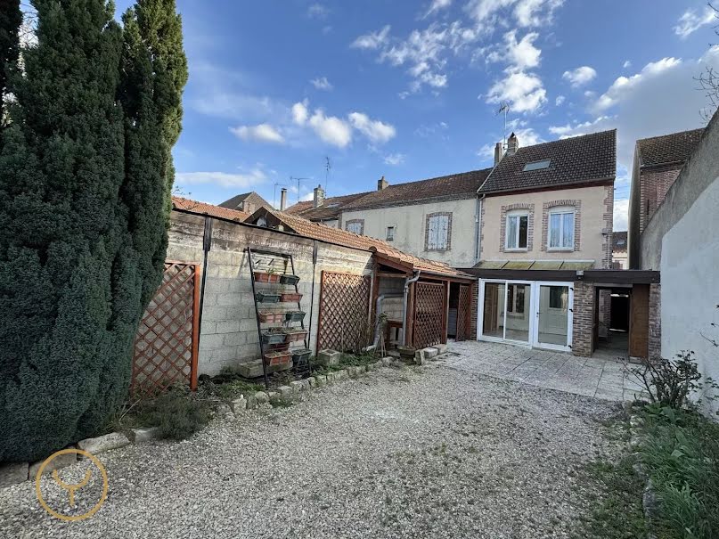 Vente maison 5 pièces 85 m² à Romilly-sur-Seine (10100), 95 000 €