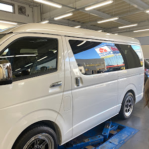 ハイエースワゴン TRH214W