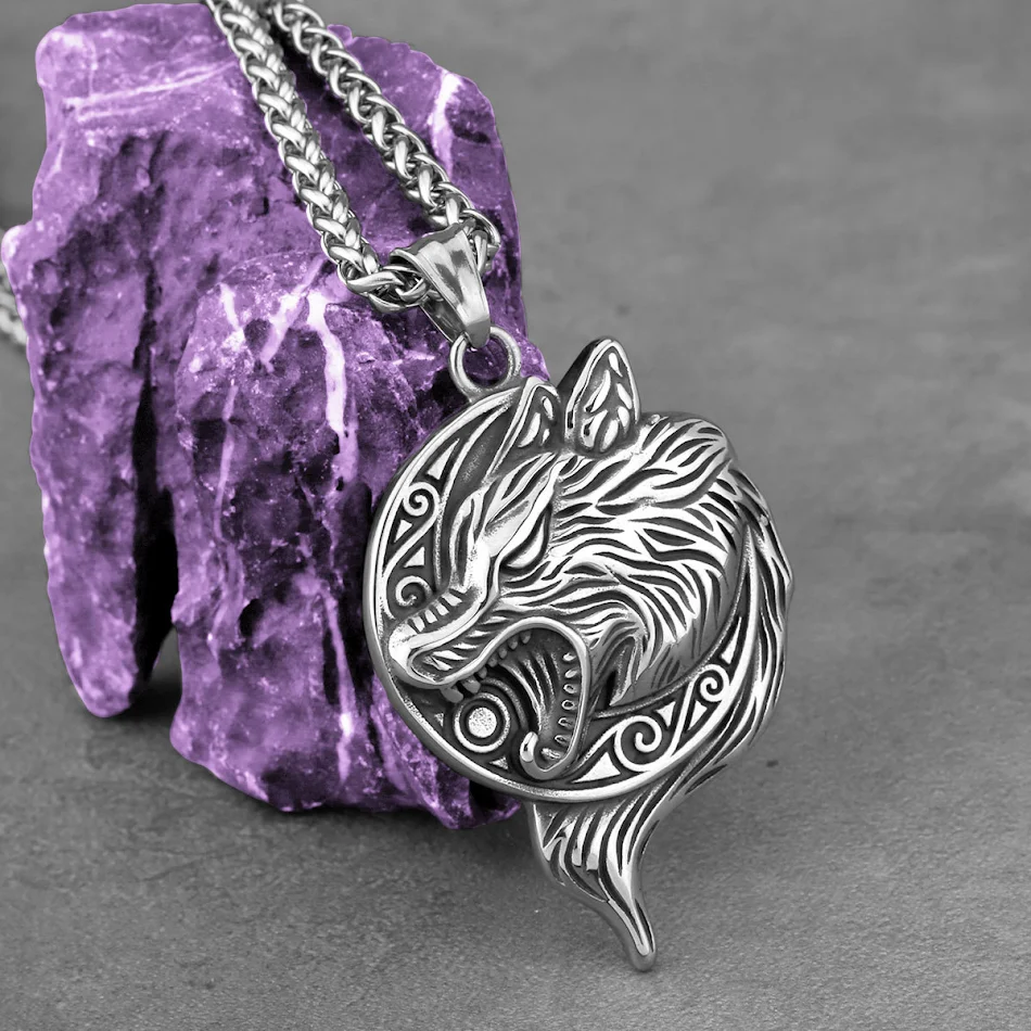 Fashion Viking Wolf Head Roestvrijstalen Heren Hanger Ketting, een stoer sieraad voor mannen die kracht en stijl willen uitstralen.