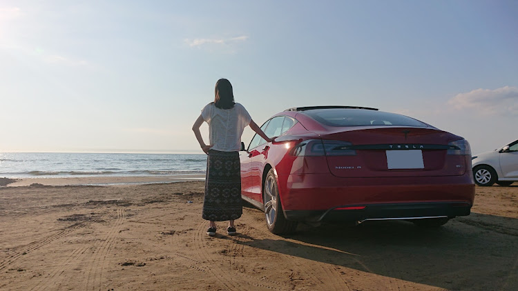 モデルSのテスラモデル3・テスラモデルX・#千里浜なぎさドライブウェイ・嫁と愛車に関するカスタム事例の投稿画像1枚目