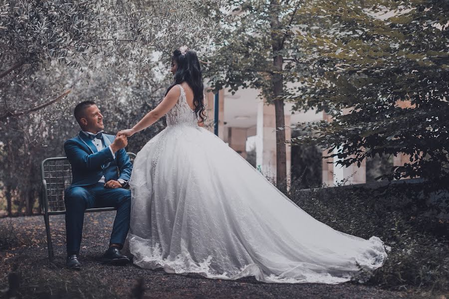 Fotografo di matrimoni Rigli Lutaj (riglilutaj). Foto del 15 ottobre 2021