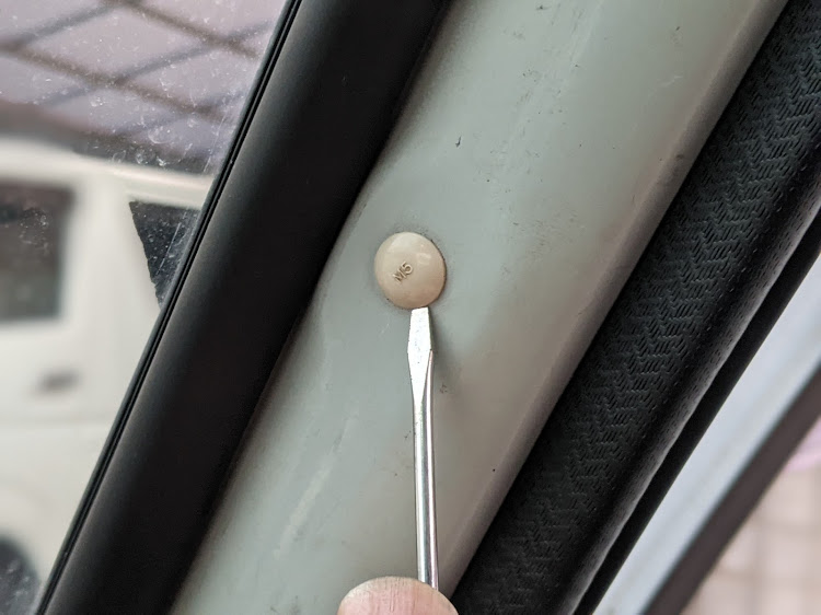 サンバー ディアス クラシックのDIY・母の日・アシストグリップ・林道に関するカスタム事例の投稿画像3枚目