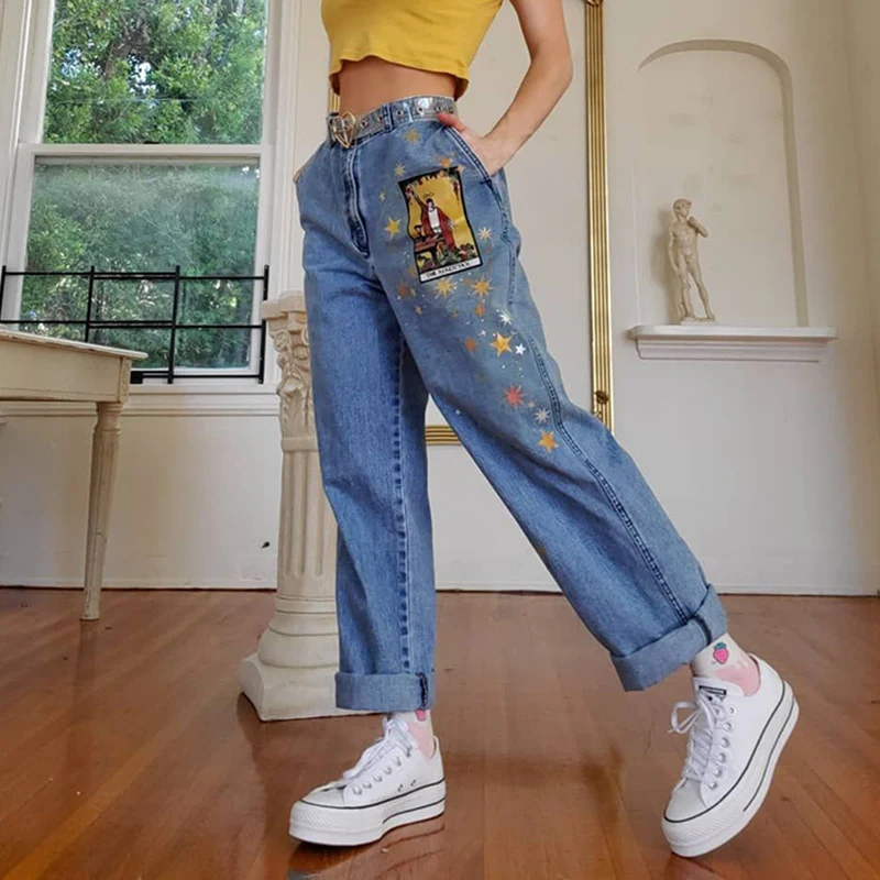 Jeans donna stile streetwear europeo e americano, pantaloni denim dritti e larghi con stampa, per un look casual e alla moda.
