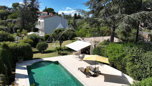 Seaside villa with pool 2