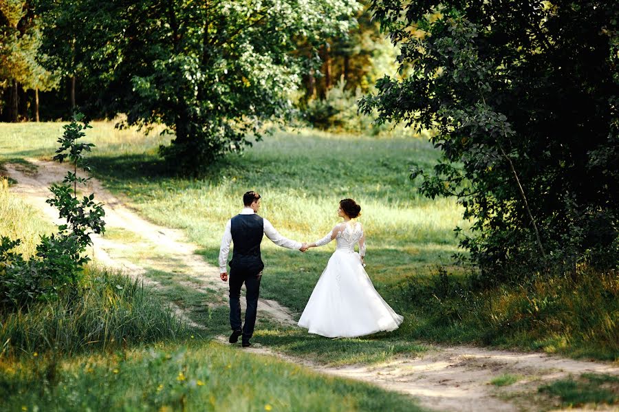 Fotógrafo de bodas Kirill Vasilenko (kirillv). Foto del 14 de septiembre 2017