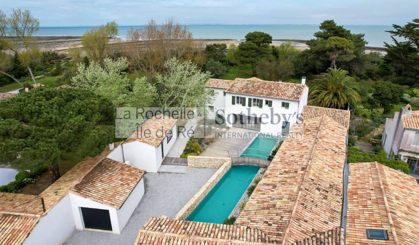 Maison avec piscine en bord de mer Les Portes-en-Ré