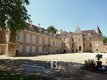 château à Avallon (89)