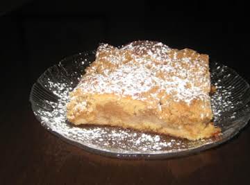 Mom's Apple Crumb Cake