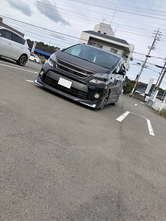 ヴェルファイアの車高調 BLITZに関するカスタム事例の投稿画像1枚目
