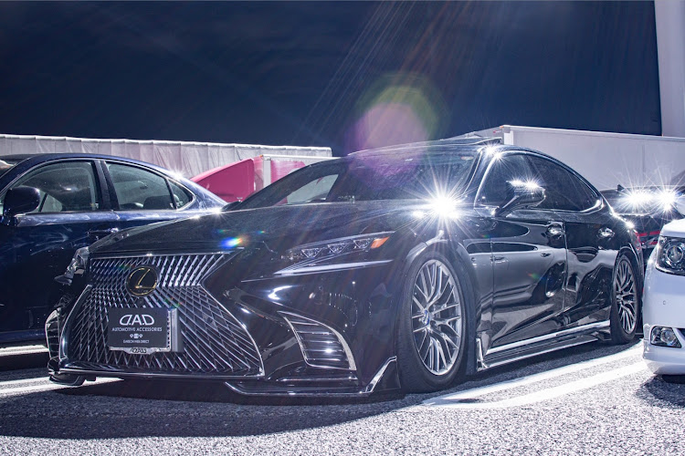 LSの皆様イイねありがとうございます・LS500・トムス・WALD・マフラーサウンドに関するカスタム事例の投稿画像1枚目